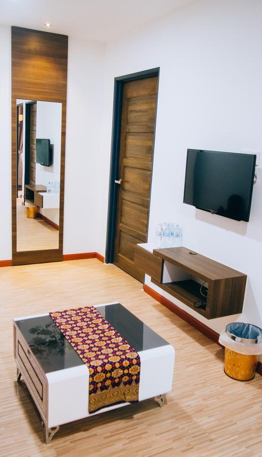 MY RAINFOREST SUITE HOTEL self check in out Kuah Esterno foto
